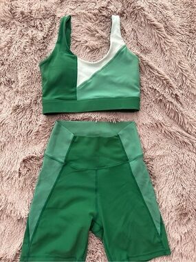 Green Colorblock Active Crop Top & High-Waist Bike Shorts Set